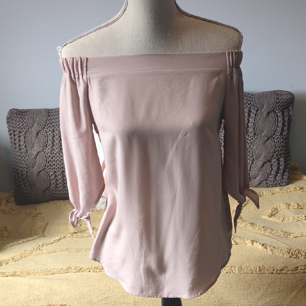 Montaeu Off-Shoulder Women's Top S